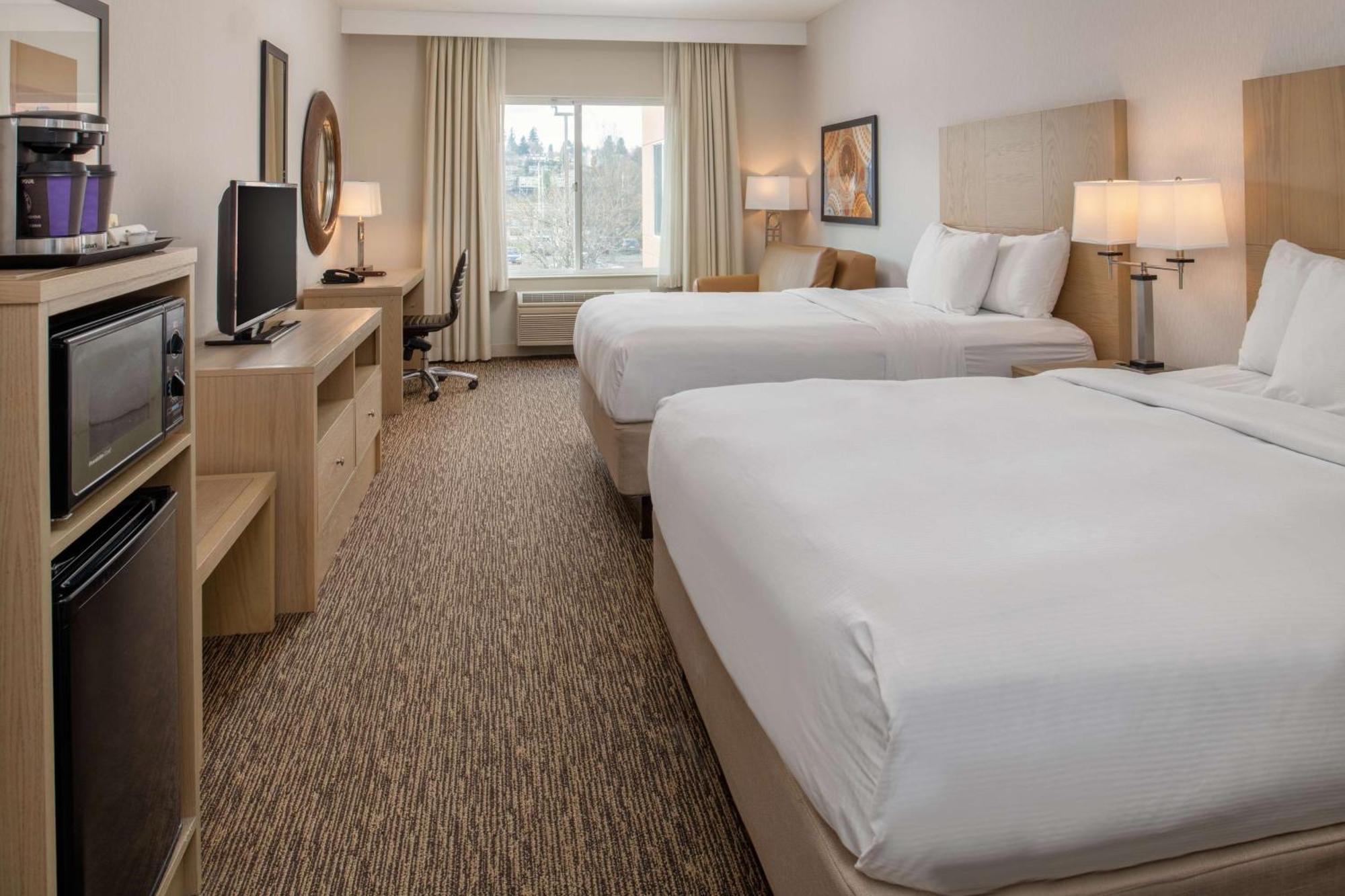 Doubletree By Hilton Olympia Hotel Exterior photo