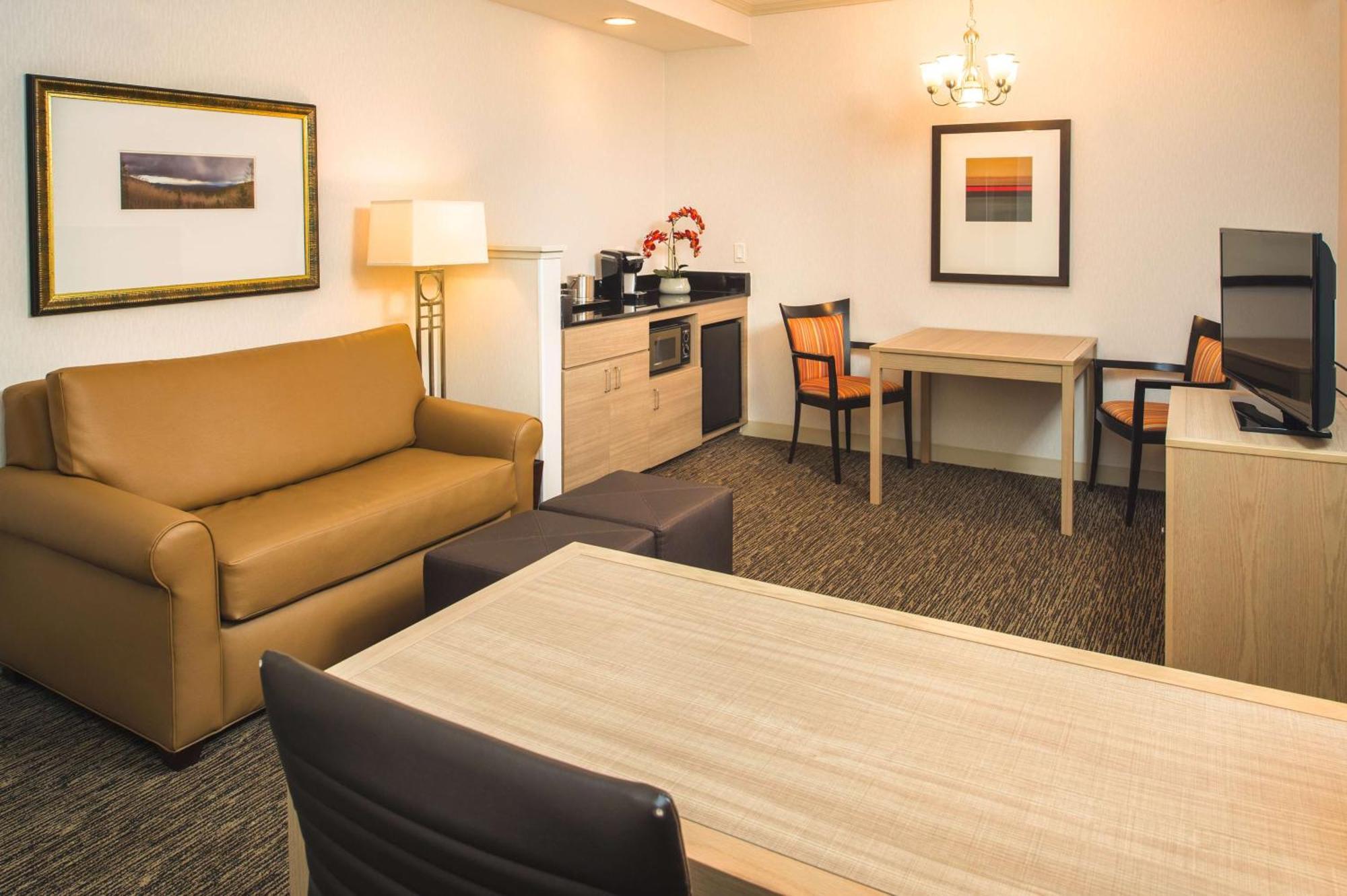 Doubletree By Hilton Olympia Hotel Exterior photo