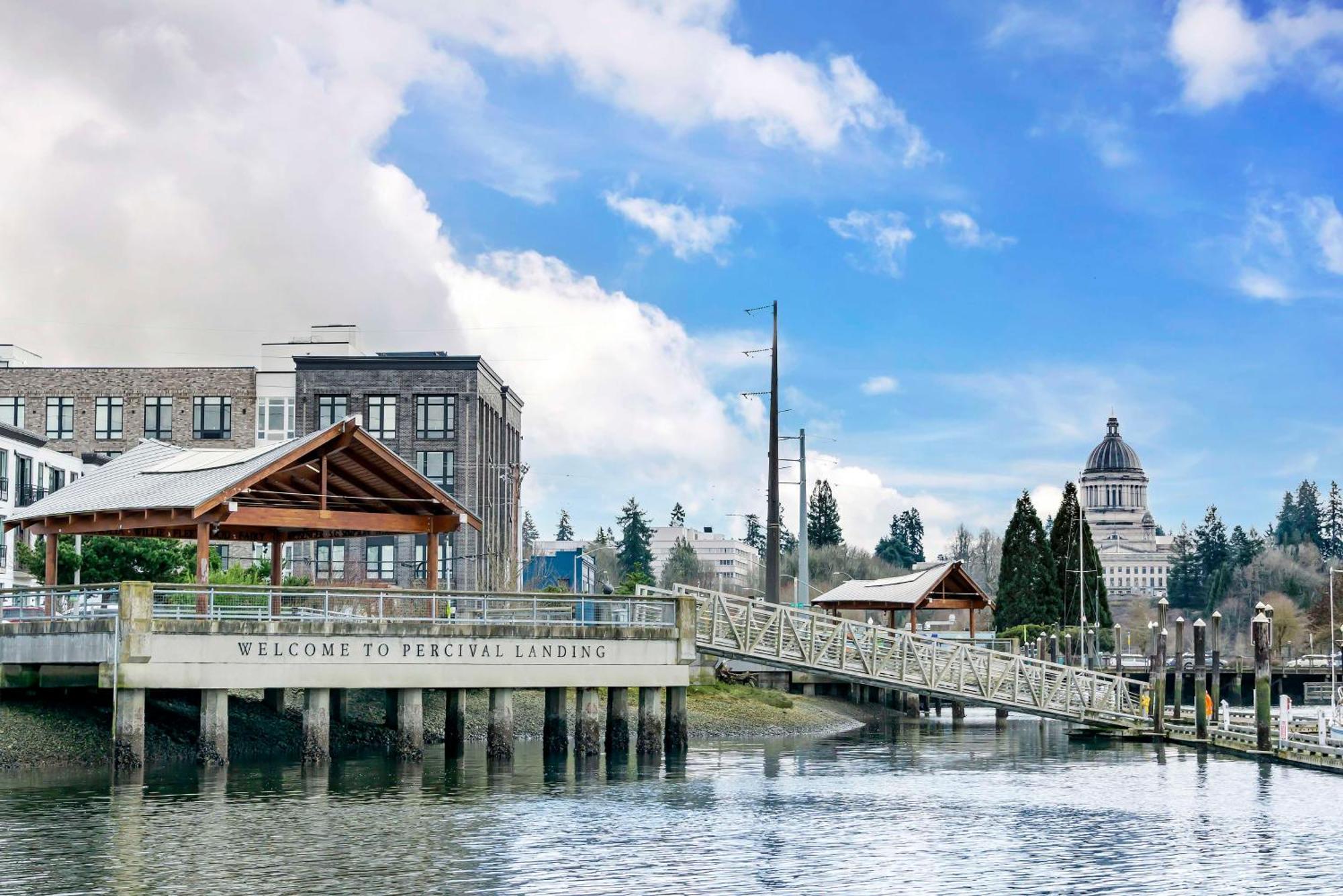 Doubletree By Hilton Olympia Hotel Exterior photo