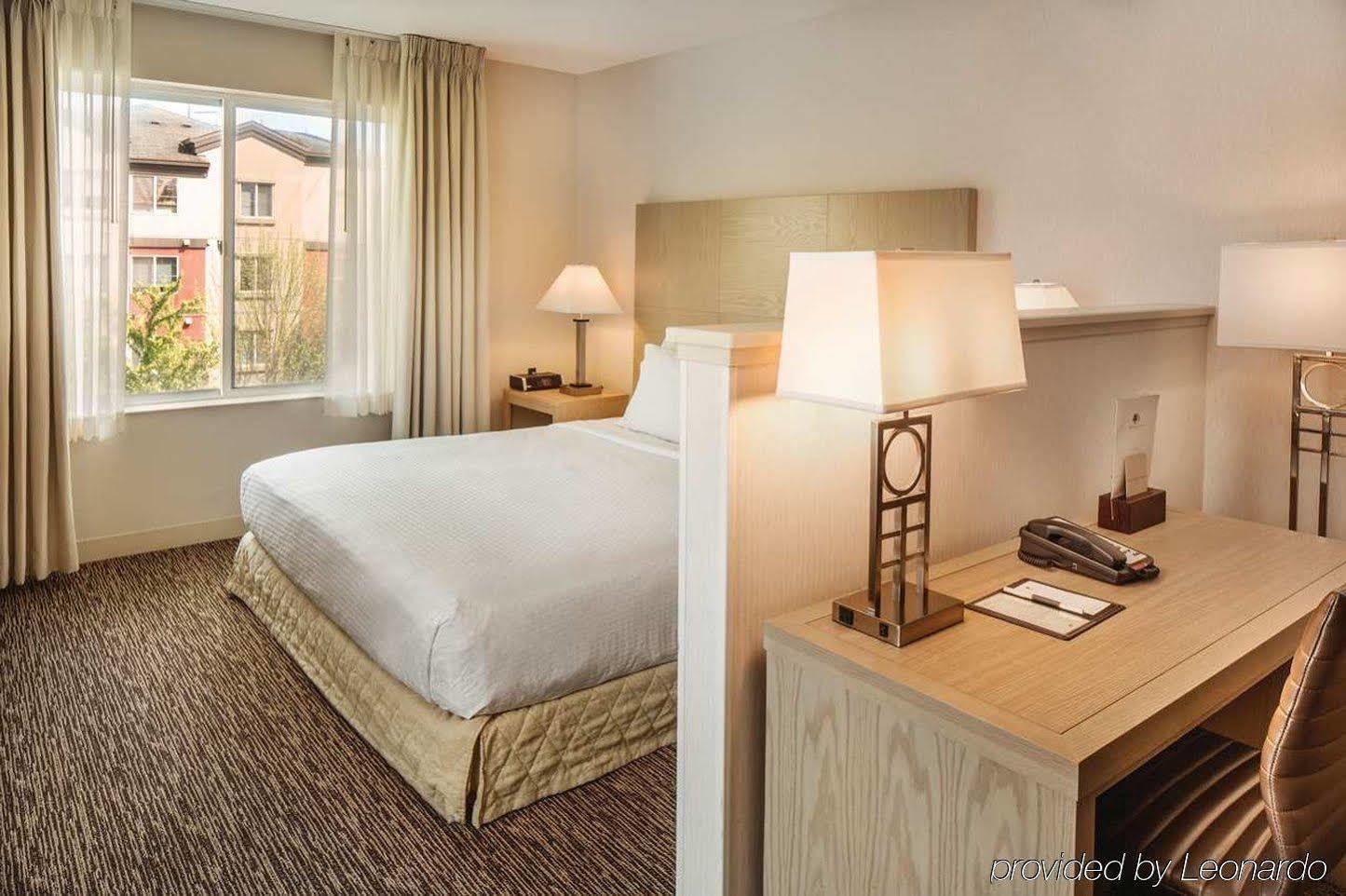 Doubletree By Hilton Olympia Hotel Exterior photo